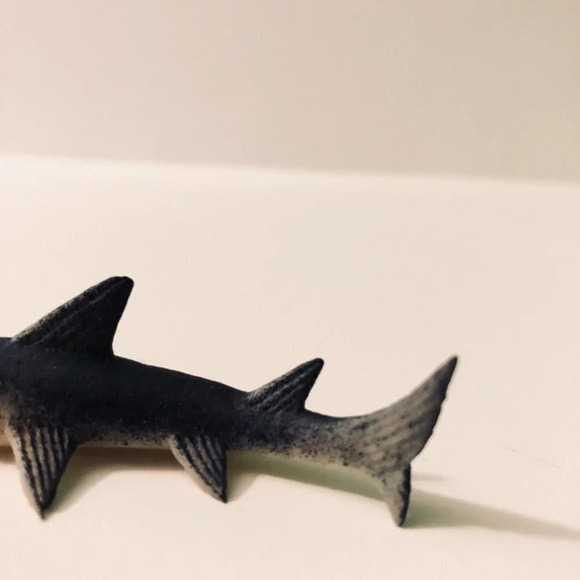 Vintage Small Gigantor Jiggler Rubber Shark 2.5 Inch Long Hong  Kong - Picture 7 of 12